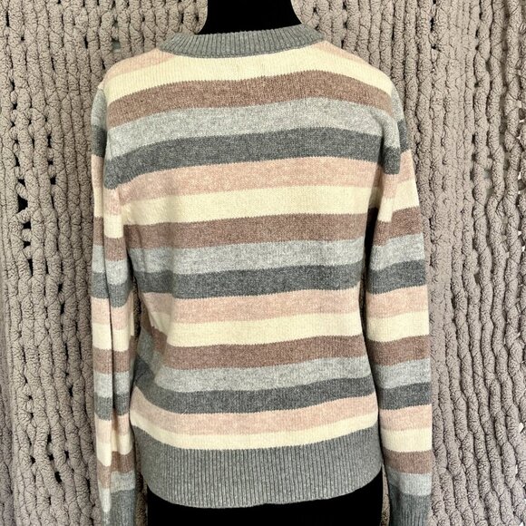 Gap Striped Knit Sweater Size medium - Picture 9 of 13